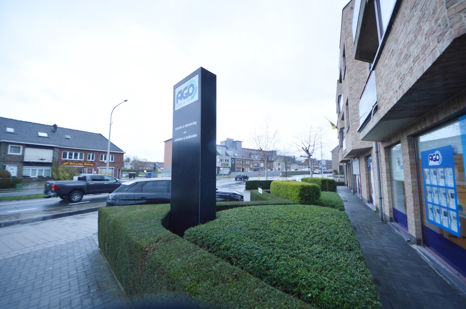 ZICHTLOCATIE MET VOORGELEGEN PRIVE PARKING foto 3