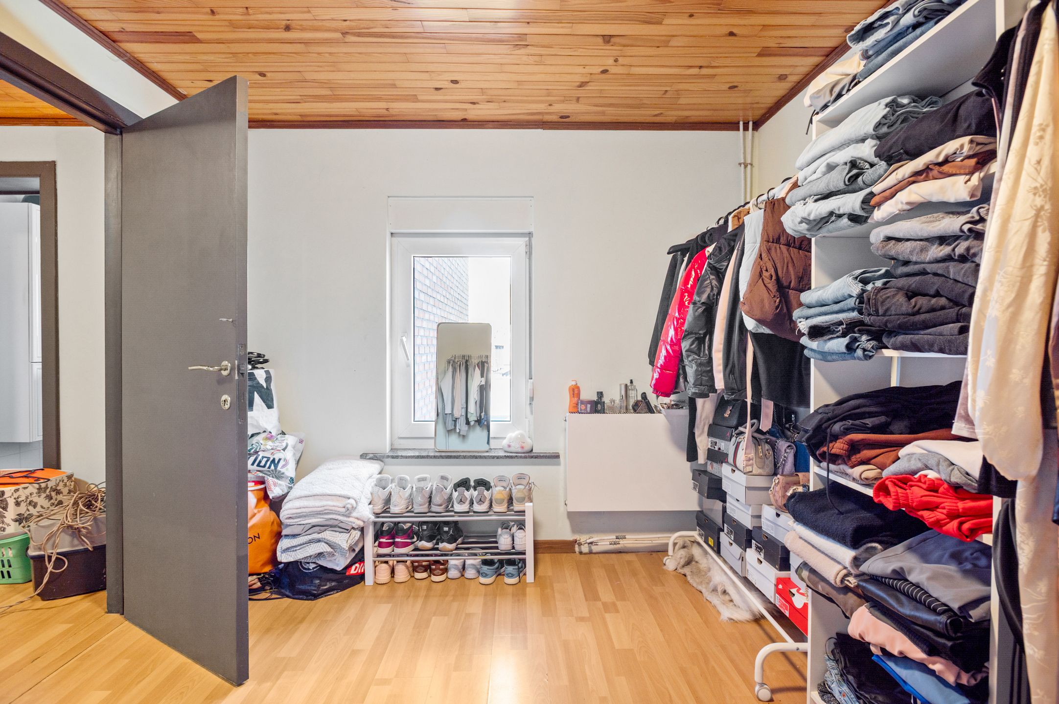 IN OPTIE!!! Instapklare woning met 4 slaapkamers, koer, tuin en garage op 01 are 93 ca foto 20
