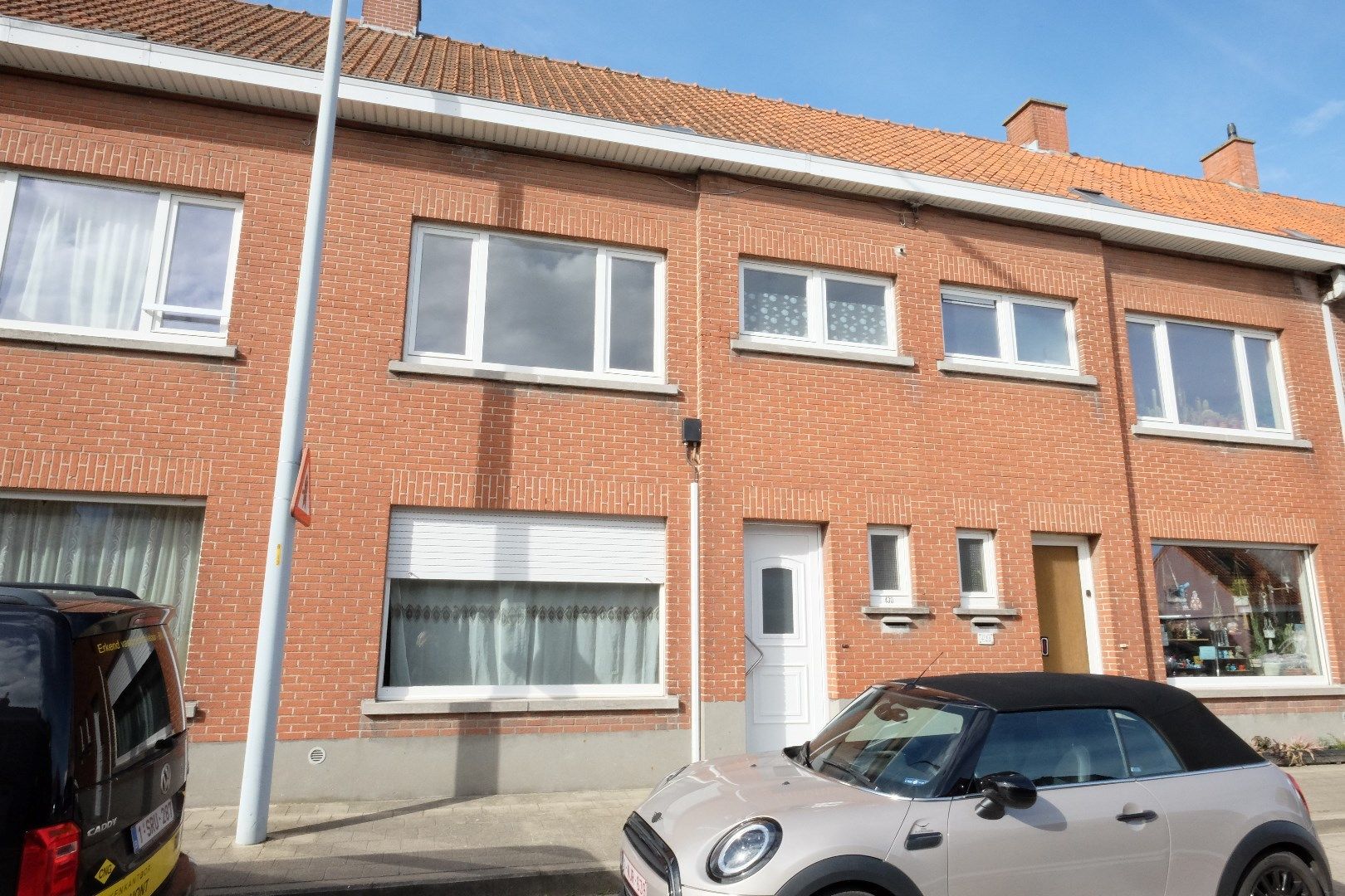 Rijwoning met garage foto {{pictureIndex}}