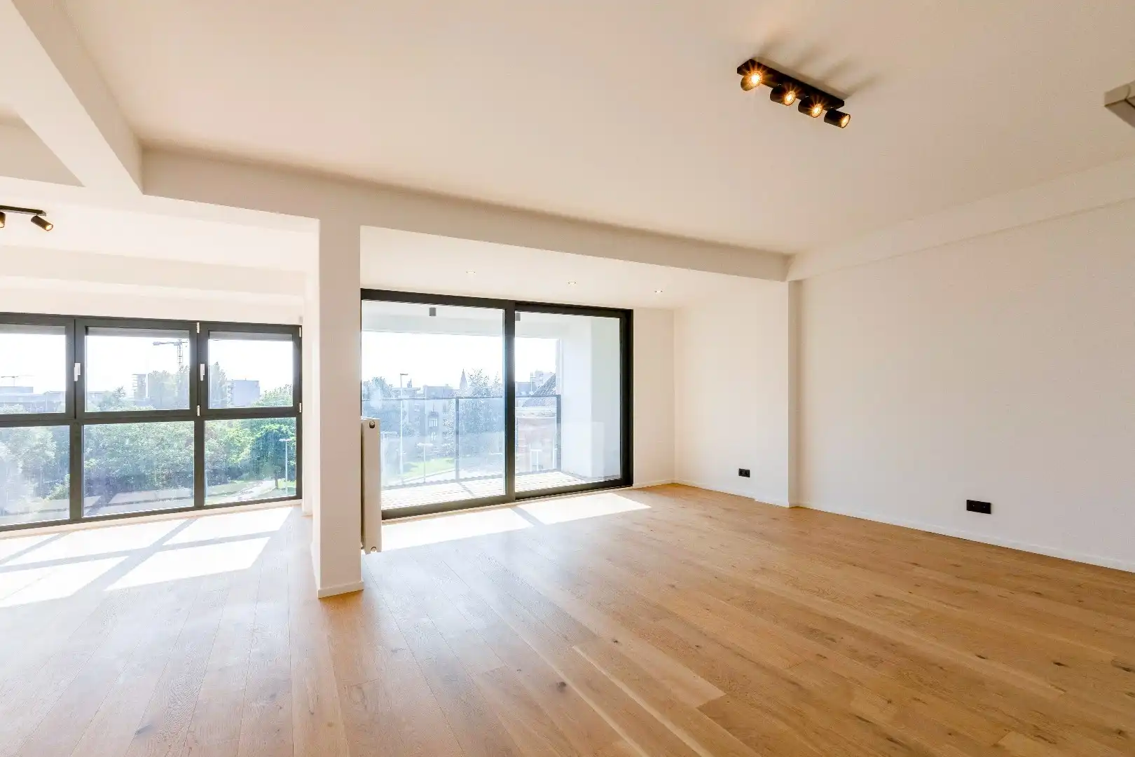 Prachtig gerenoveerd 3 slaapkamerappartement te Sint-Lievenslaan foto 16