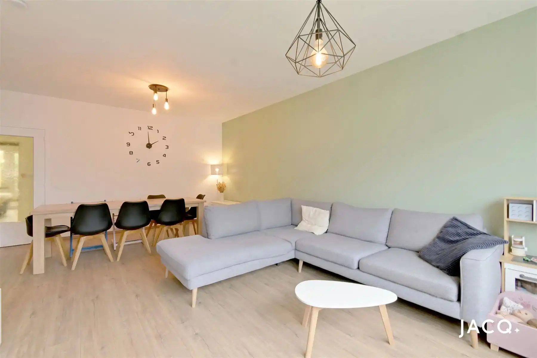 Sfeervol gelijkvloers appartement met zonnige tuin foto 2