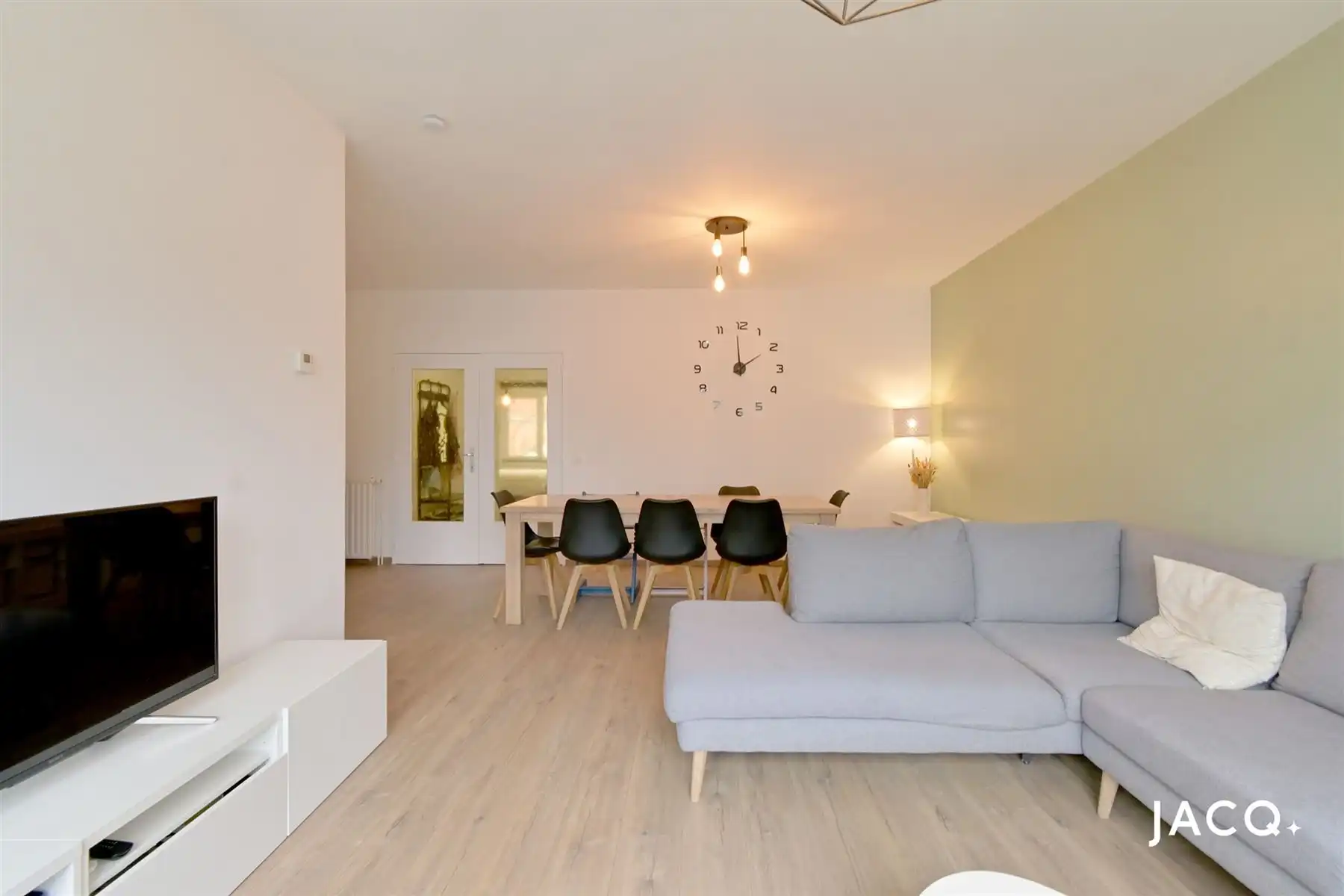 Instapklaar appartement met 2 slaapkamers en zonnige tuin! foto 2