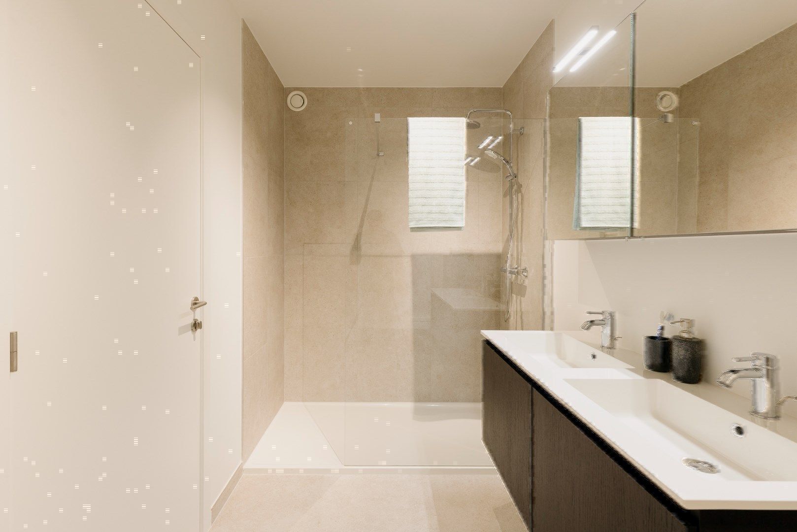 Instapklaar appartement in het groene Park Linde foto 12