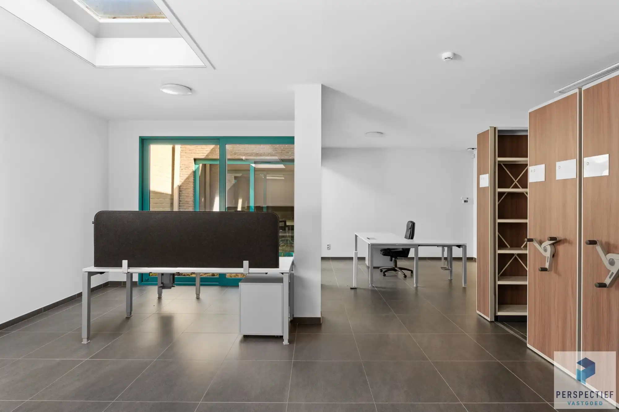 Veelzijdig handelshuis/kantoorgebouw foto 15
