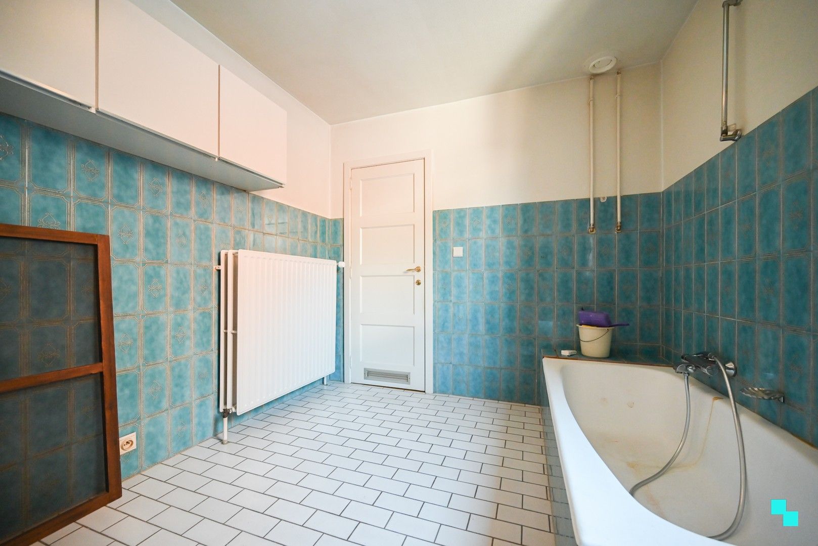 Neoclassicistisch getinte burgerwoning in hartje Izegem foto 24