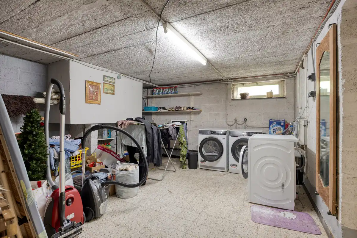 GELIJKVLOERSE WONING MET 3 SLK op 17A89CA NABIJ CENTRUM BILZEN. foto 28