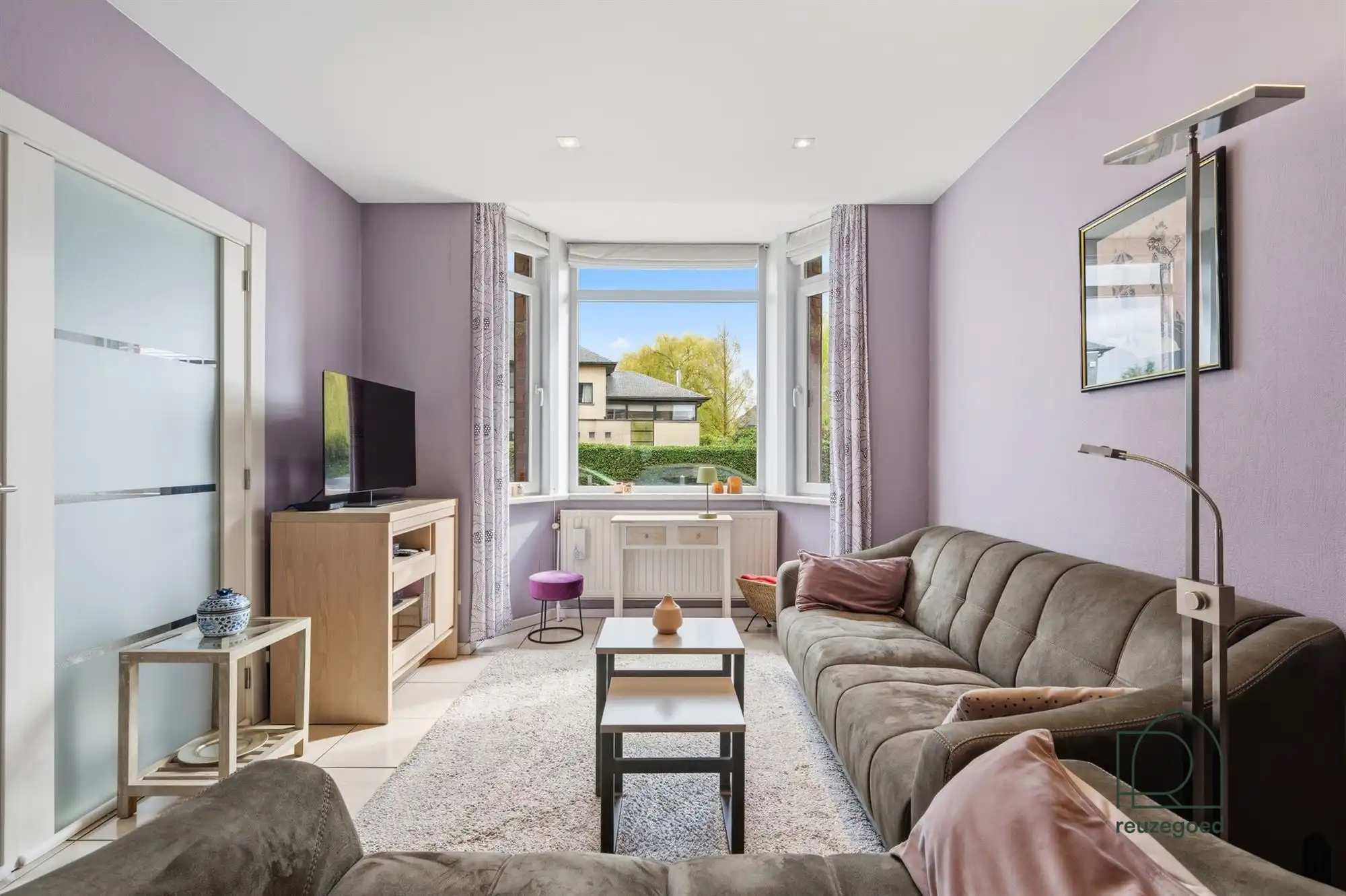 Charmante, verrassend ruime, op te frissen woning met 3 slaapkamers, garage en zonnig tuintje op fietsafstand van Mechelen centrum! foto 4