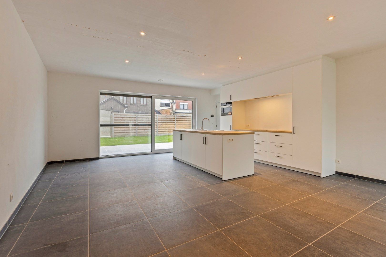  Ruime energiezuinige nieuwbouwwoning met 4 slpks en carport op fietsafstand van het centrum!  foto 2