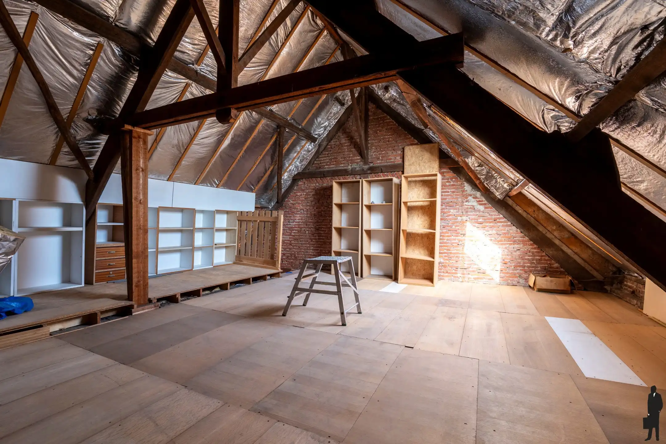 Te renoveren stadswoning met achteringang voor de auto te centrum Hoogstraten foto 15