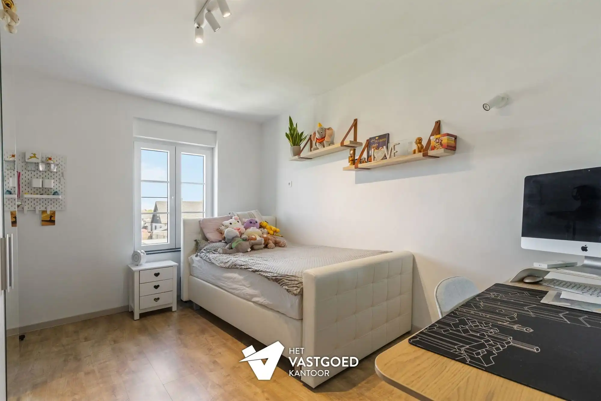 UITERST KNAP AFGEWERKTE RUIME WONING MET 6 SLAAPKAMERS RUSTIG GELEGEN IN KWAADMECHELEN foto 20