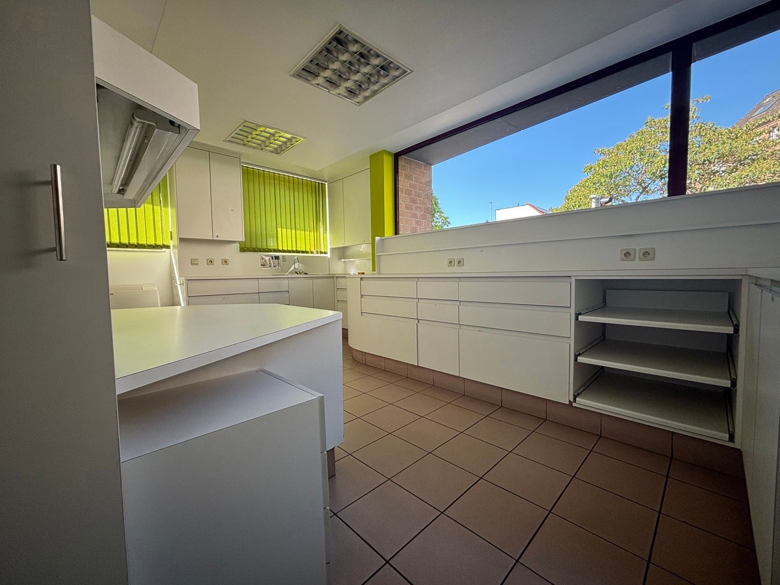 Handelsruimte te huur  foto 5