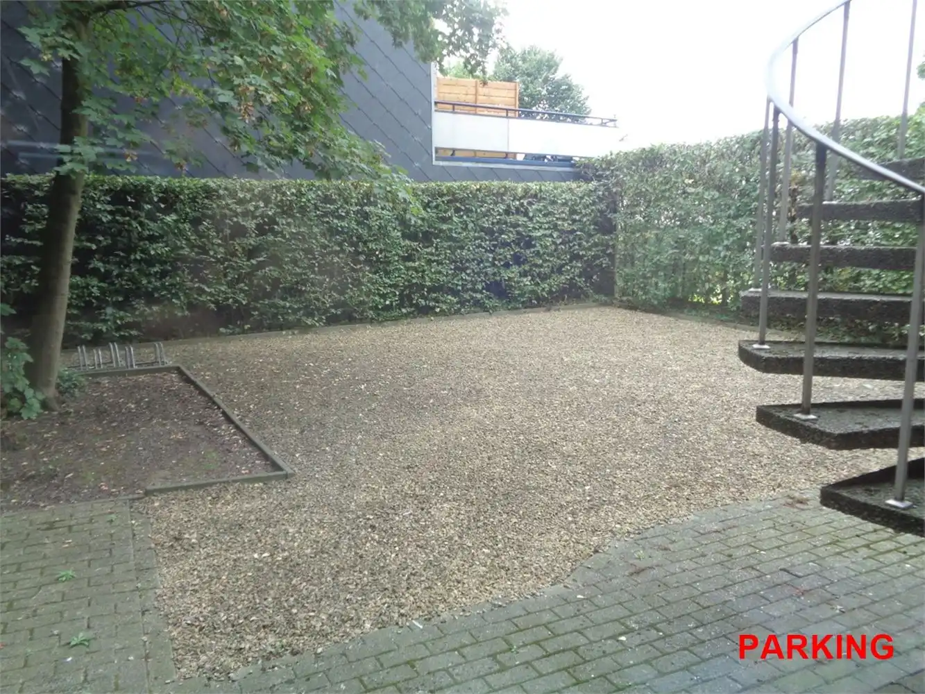 INSTAPKLAAR KANTOOR MET PARKING OP HOEKLOCATIE foto 15