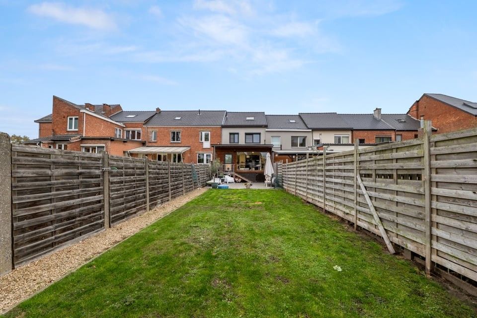 INSTAPKLARE GEZINSWONING MET 4 SLAAPKAMERS EN ZONNIGE TUIN OP TOPLOCATIE foto 43