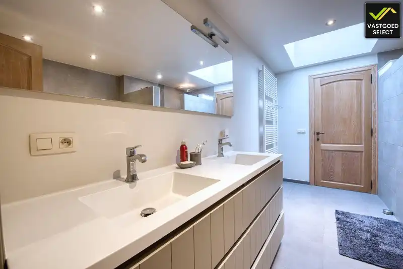 Halfopen bebouwing met 4 slaapkamers, zuidgerichte tuin en landelijk uitzicht in Sint-Laureins foto 8