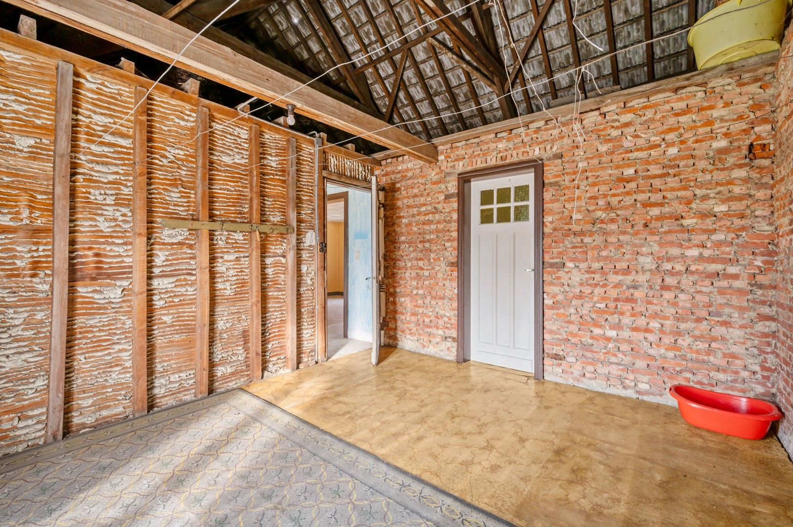 Te renoveren charmante woning in de dorpskern van Westmeerbeek! foto 15