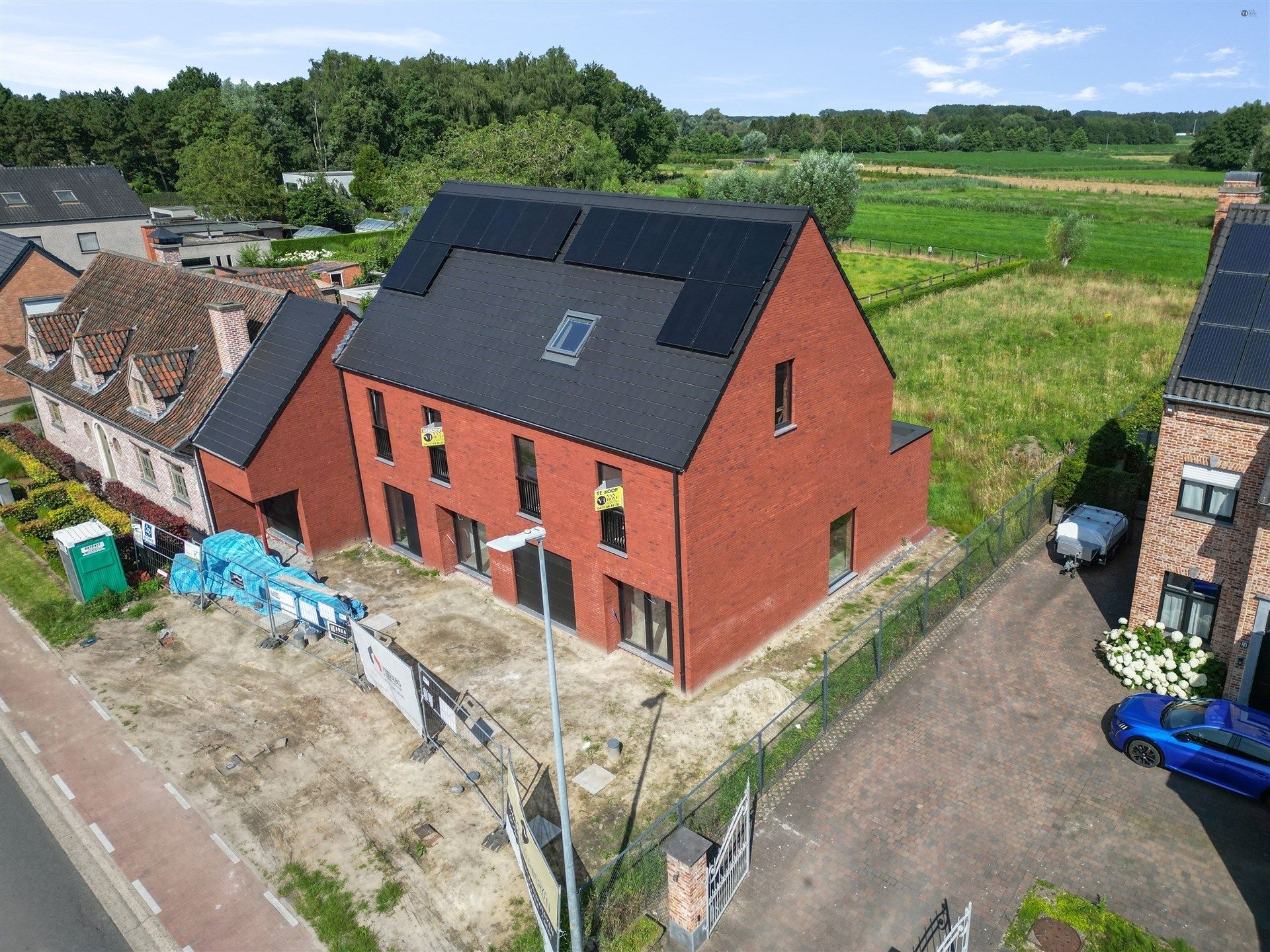 Half open bebouwing op 768m² lot 2 foto 2