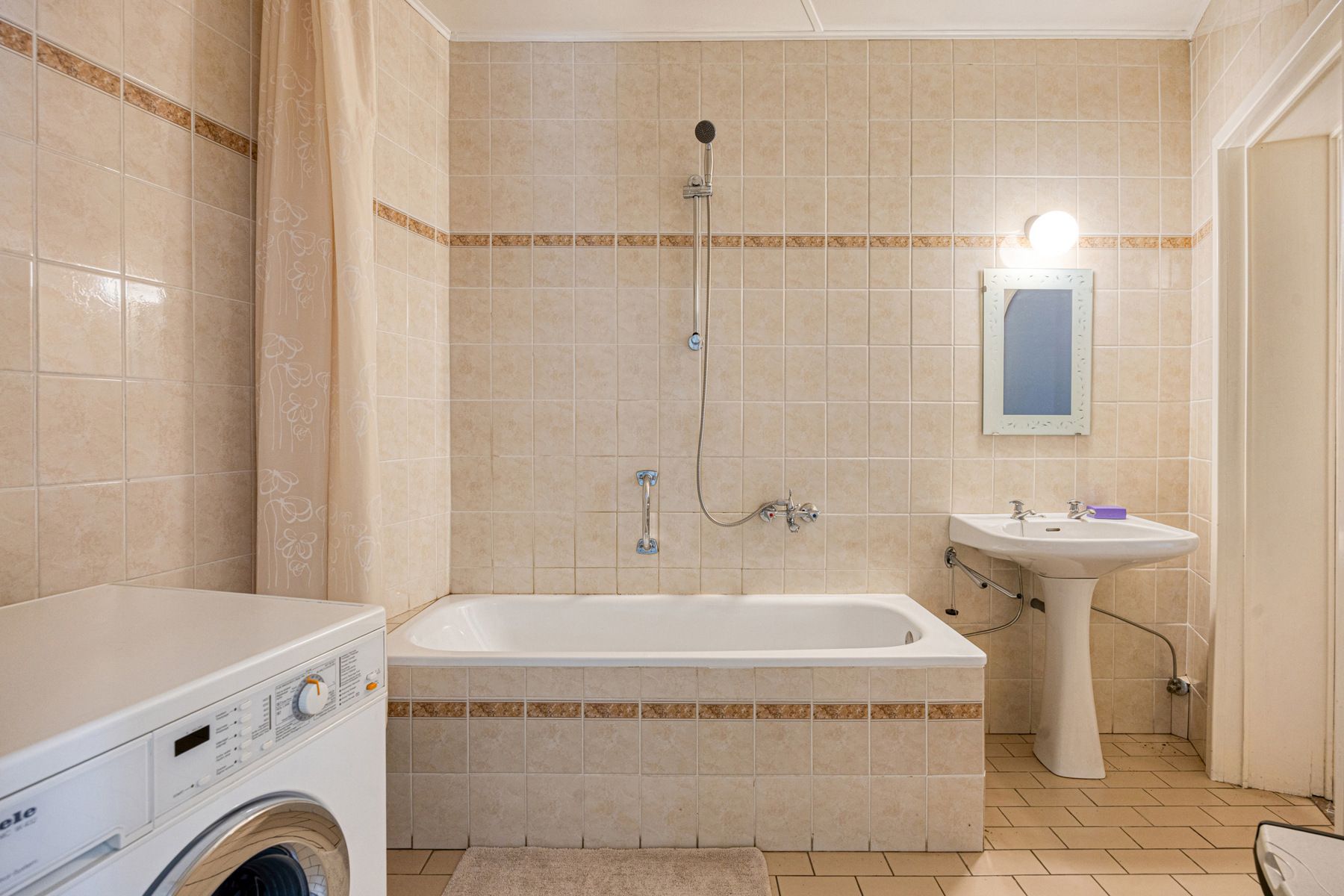 CHARMANTE WONING MET VEEL POTENTIEEL TE KOOP IN REGIO ASSE foto 11