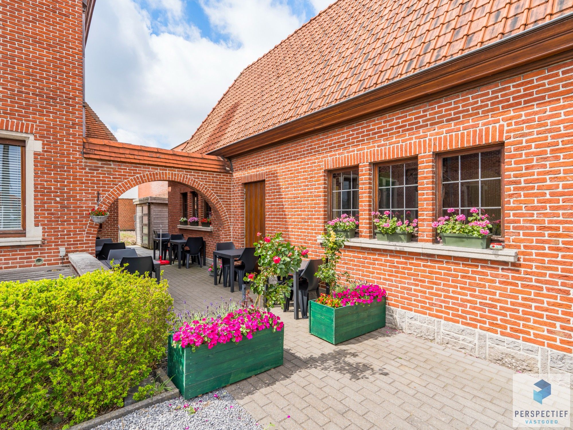 2 handelsruimtes + appartement met mogelijkheden op een strategische ligging te Roeselare foto 37