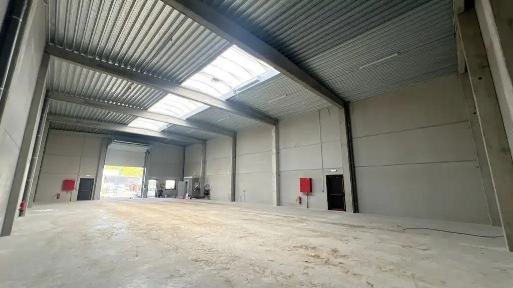 Nieuwbouw magazijn met kantoor te huur in Durmakker Evergem foto 10