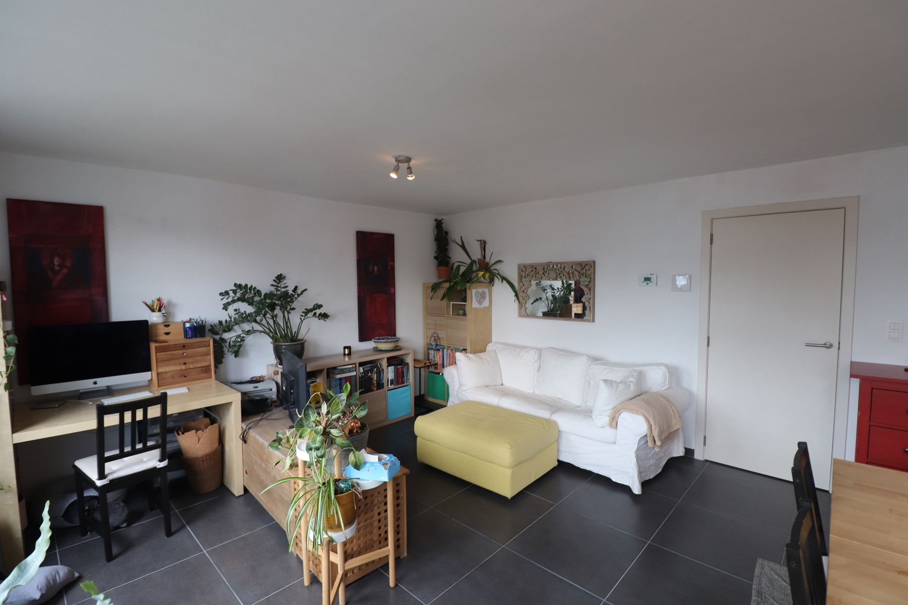 Een volledig gerenoveerd appartement op de tweede verdieping met terras, berging en autostaanplaats. foto 6