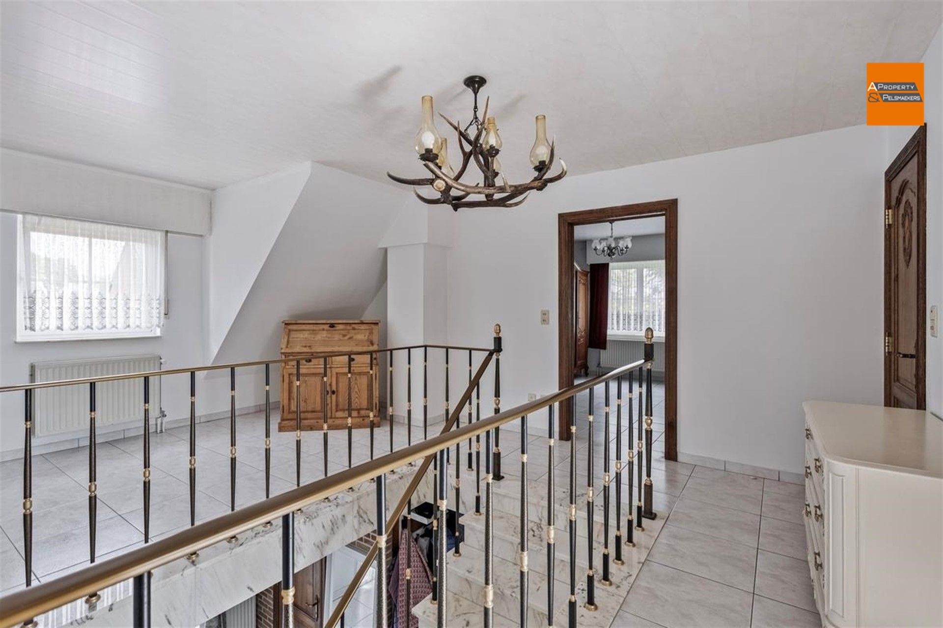 Ruime villa met 4 /5 slaapkamers op prachtige stuk grond foto 17