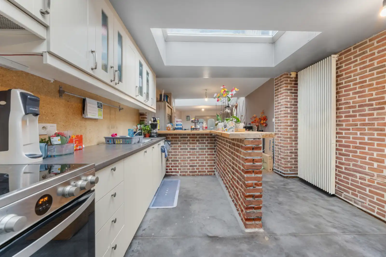 🏡 Gezellige woning met tuin te koop in hartje Ardooie foto 4