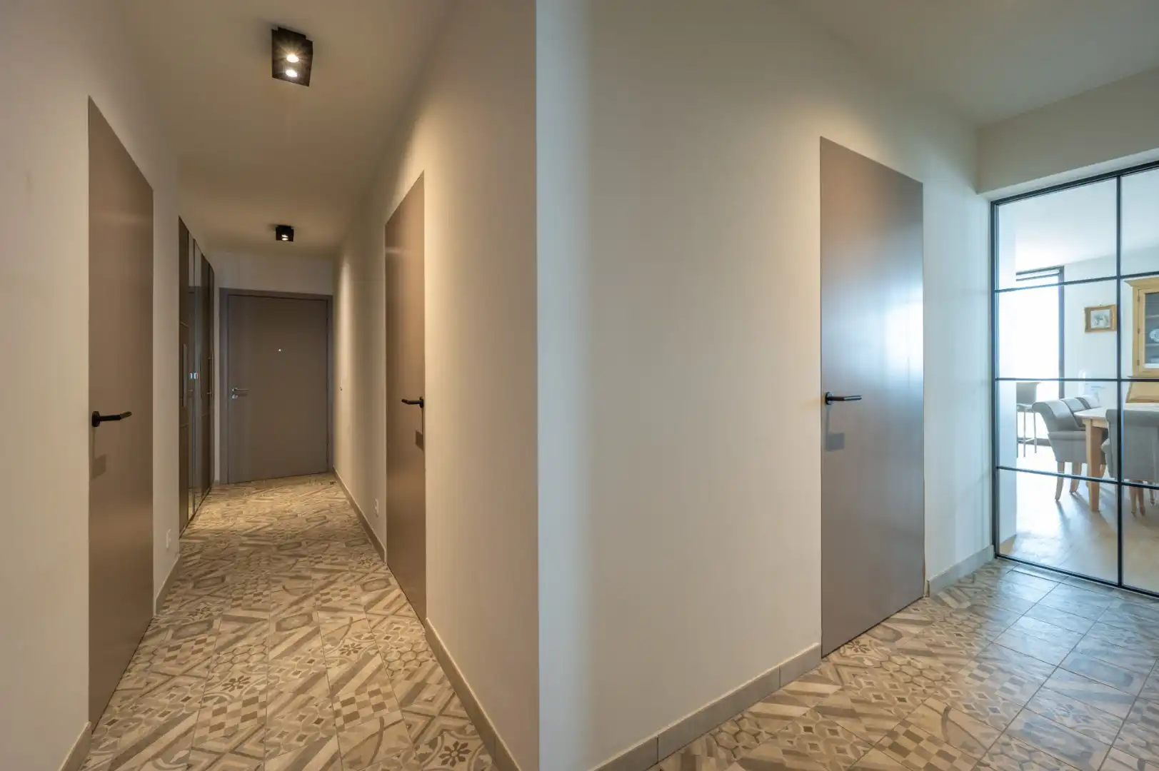 Recent appartement met autostaanplaats op een centrale locatie in Brugge! foto 10