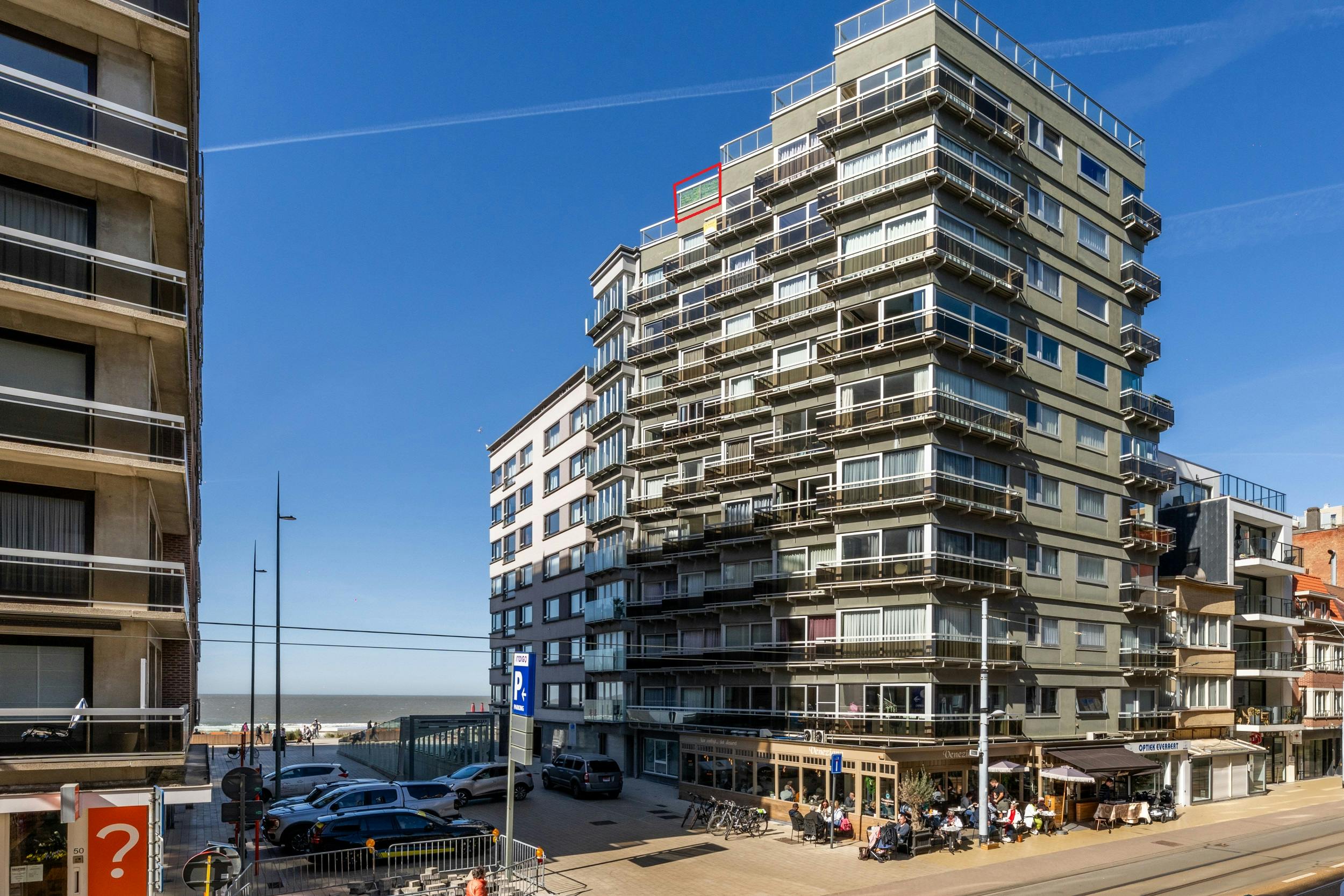 Instapklaar appartement met twee slaapkamers en zijdelings zeezicht! foto 2