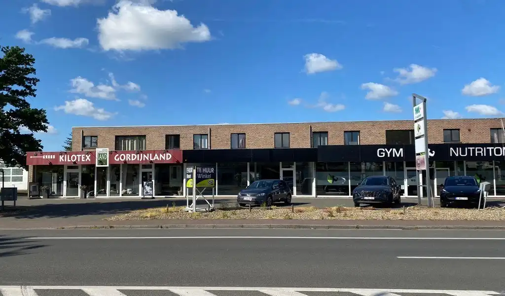 Baanwinkel te huur op zichtlocatie langs N9 in Lievegem foto 11