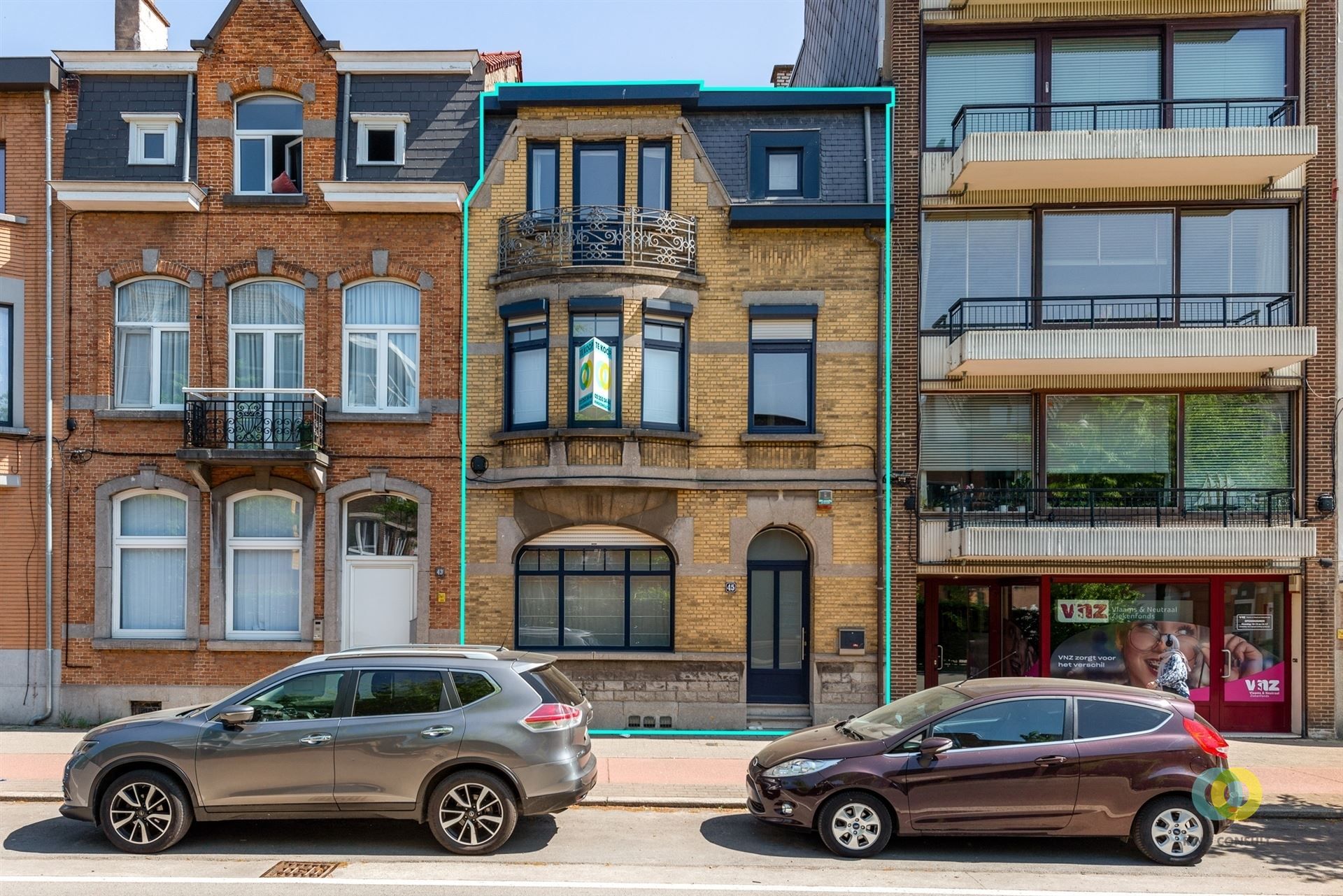 Ruime karakterwoning met garage en terras foto {{pictureIndex}}