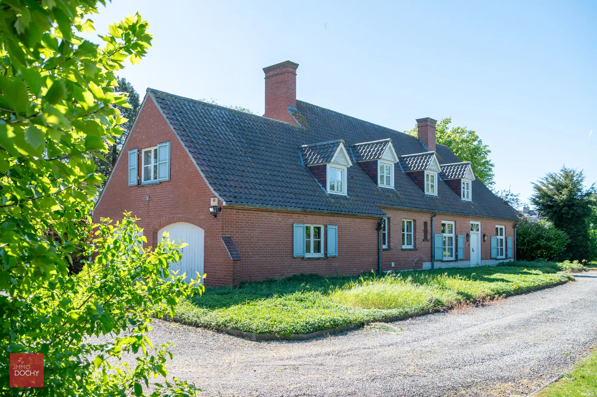 Ruime te renoveren villa op ca. 2.800m² foto 5