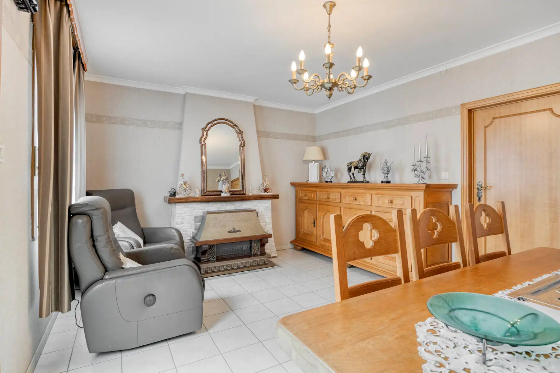 Rijwoning met 2 slaapkamers, inrichtbare zolder & grote tuin foto 3