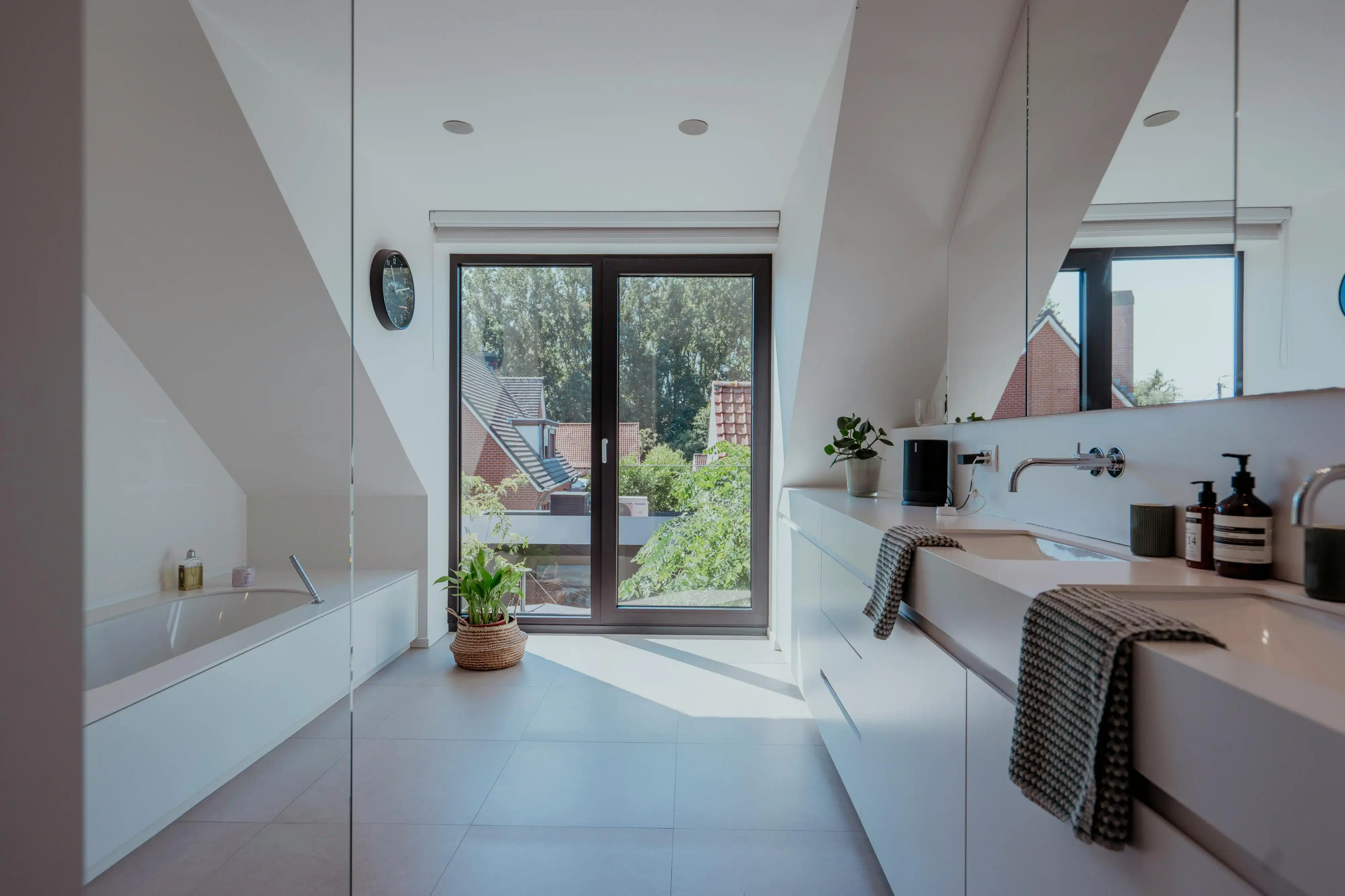 Exclusieve villa met zwembad, poolhouse op een perceel van 1.640 m² foto 34