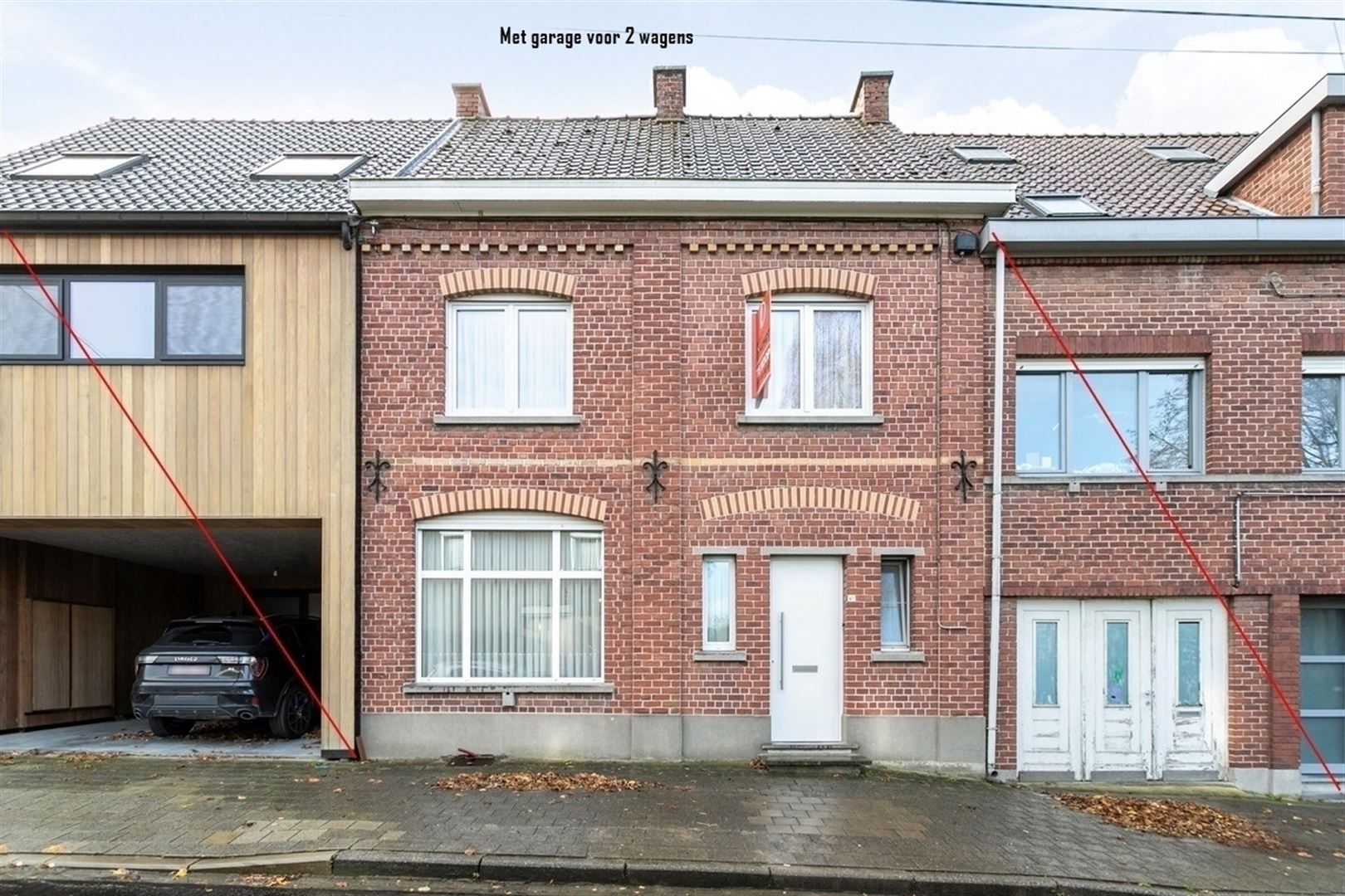 Knusse rijwoning met garage in deelgemeente Tiegem foto 3