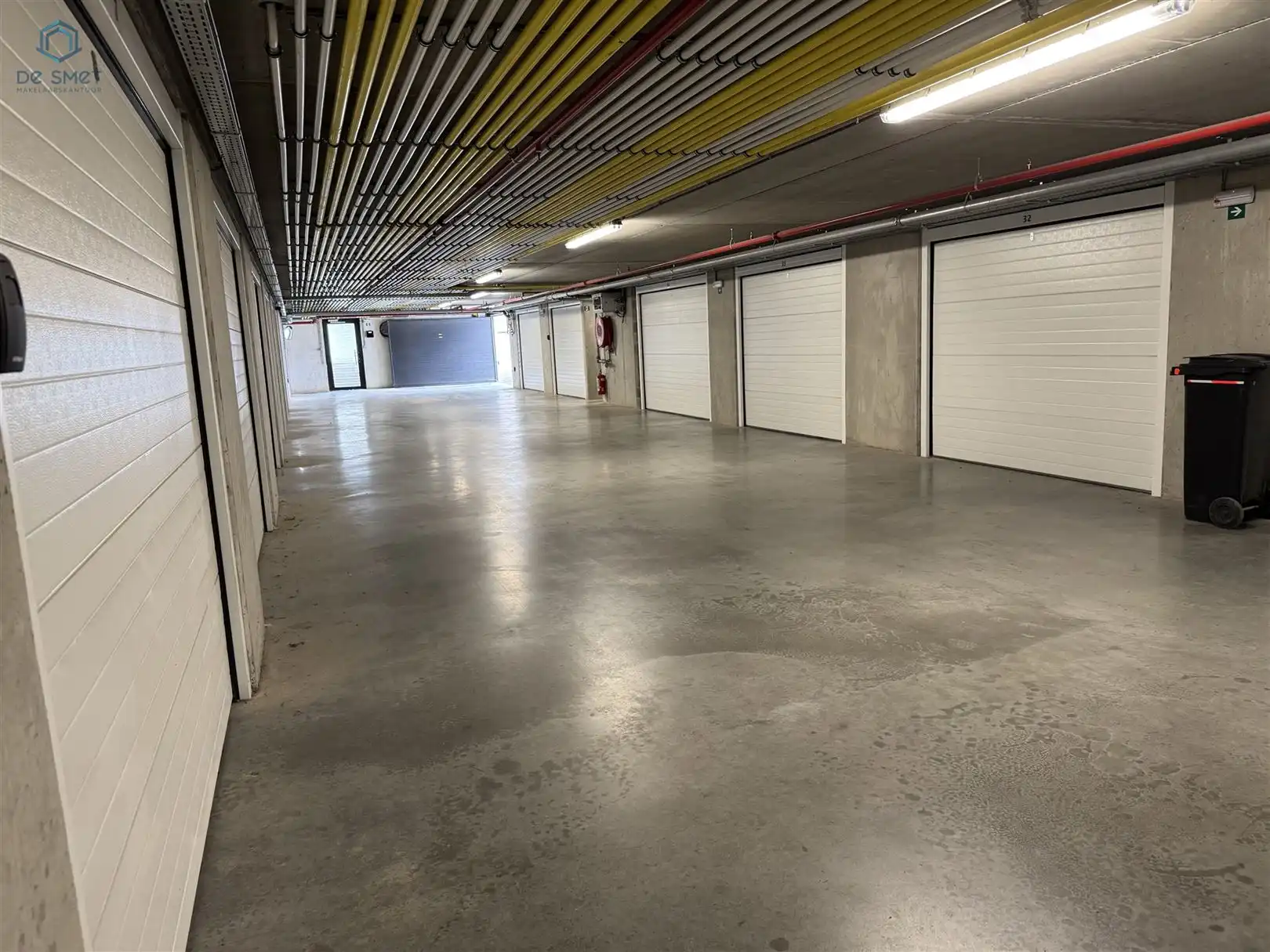 Garage nr.8 te koop in Residentie Het witte Paard te Moerbeke. foto 3