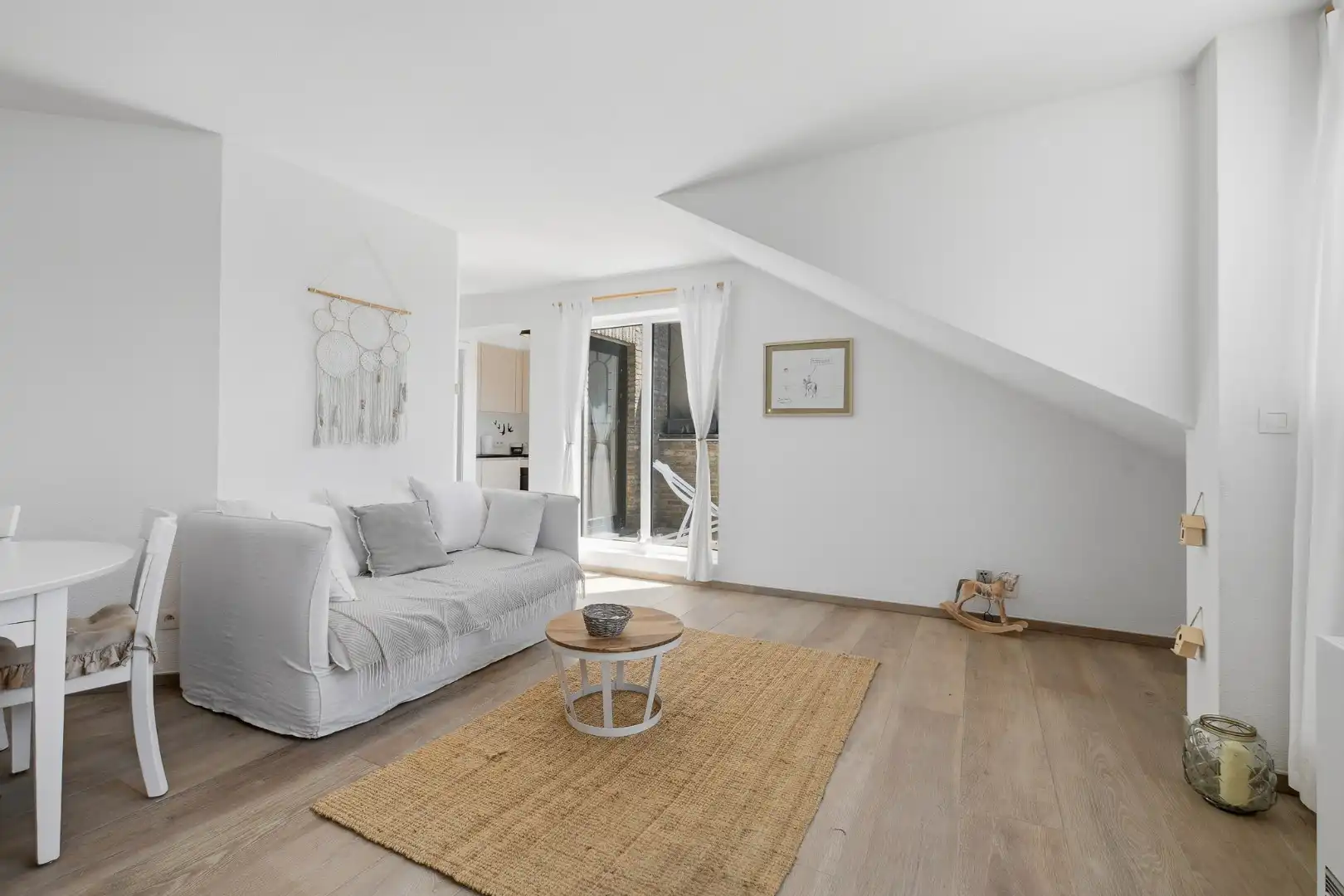 Instapklaar en gemeubeld 1-slaapkamerappartement met terras in hartje Wenduine foto 5