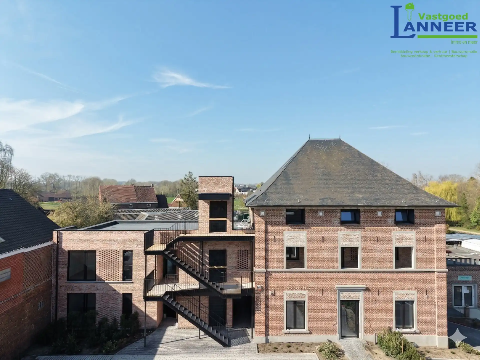 Nieuwbouwappartement met ruim terras en adembenemend zicht foto {{pictureIndex}}