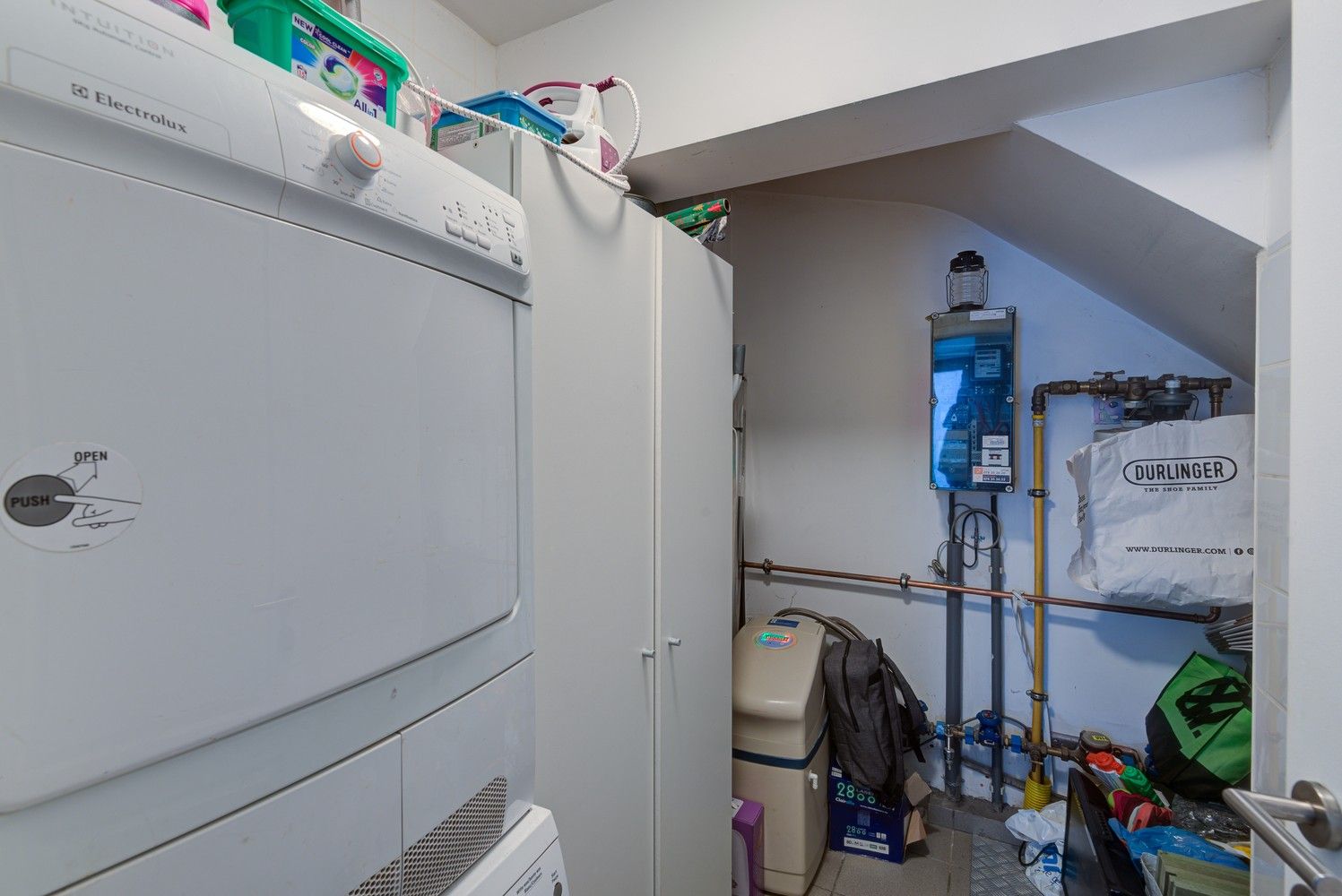 GELIJKVLOERS APPARTEMENT MET 2 SLAAPKAMERS, 2 AUTOSTAANPLAATSEN EN ZONNEPANELEN TE GROTE-SPOUWEN foto 6