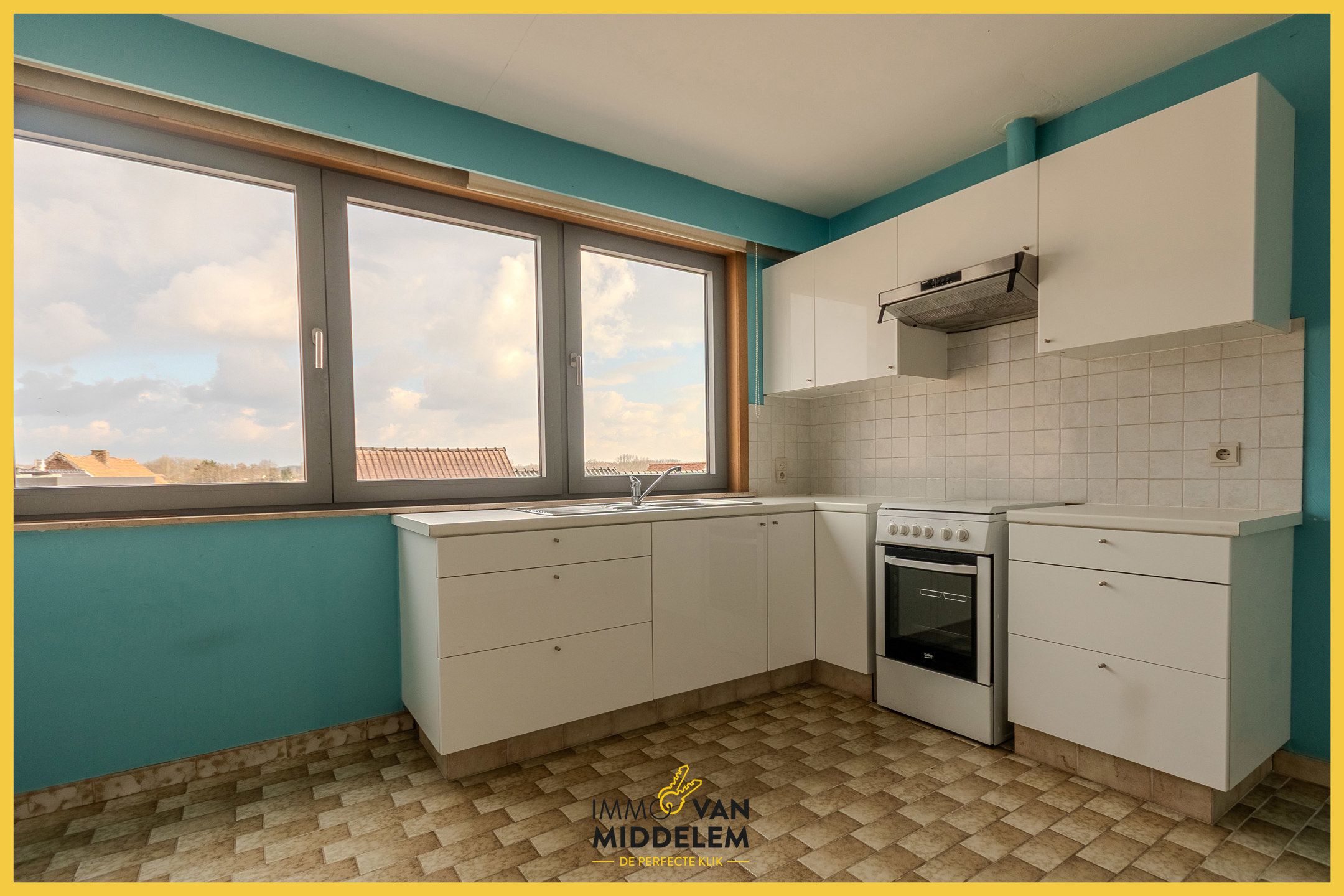 LICHTRIJK EN RUIM APPARTEMENT MET 2 KAMERS & GARAGE  foto 6