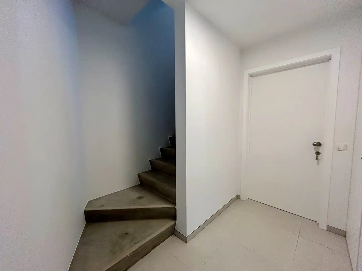 Instapklaar nieuwbouwappartement met 3 kamers & terras te Tielt! foto 13