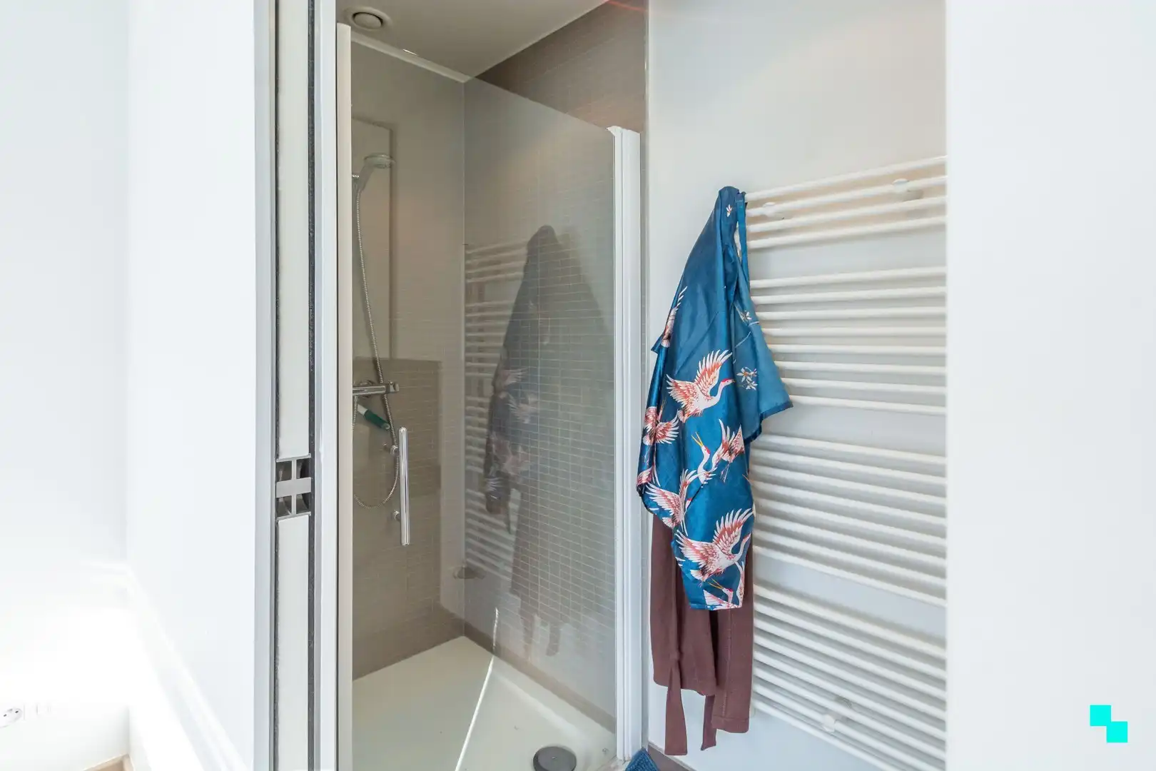 Lichtrijk twee slaapkamerappartement met tuin te Gent foto 12