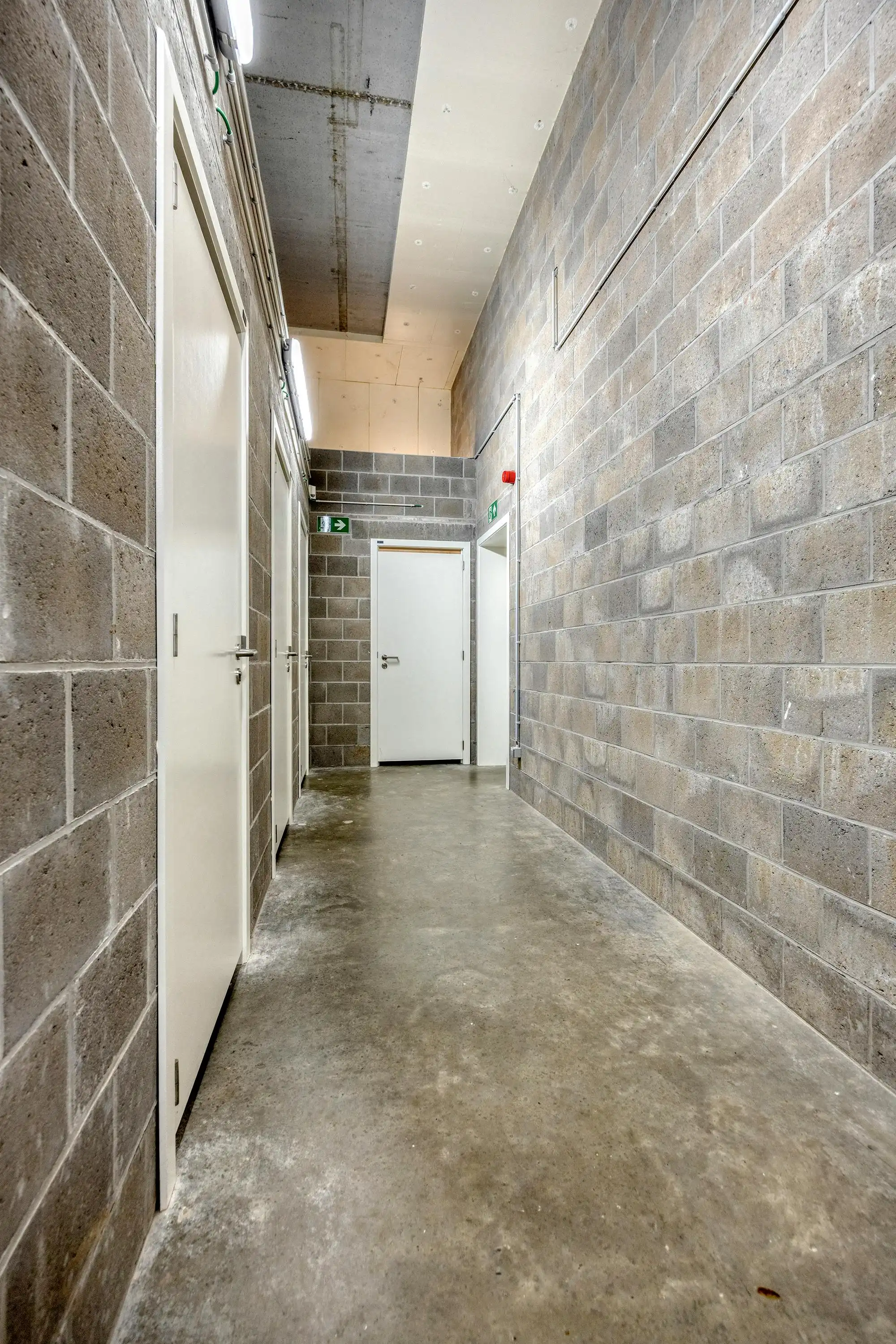 Uniek appartement met terras en parkings te koop in Hemiksem foto 25