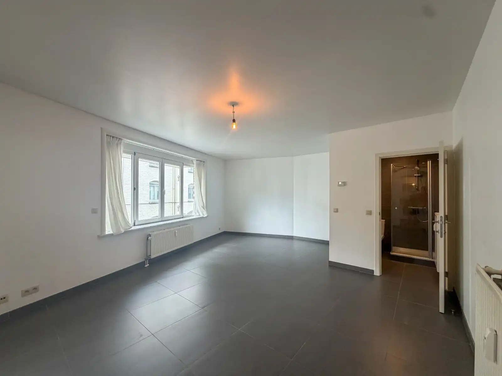 Studio + autostaanplaats te huur vlakbij Gent-Sint-Pietersstation foto 5