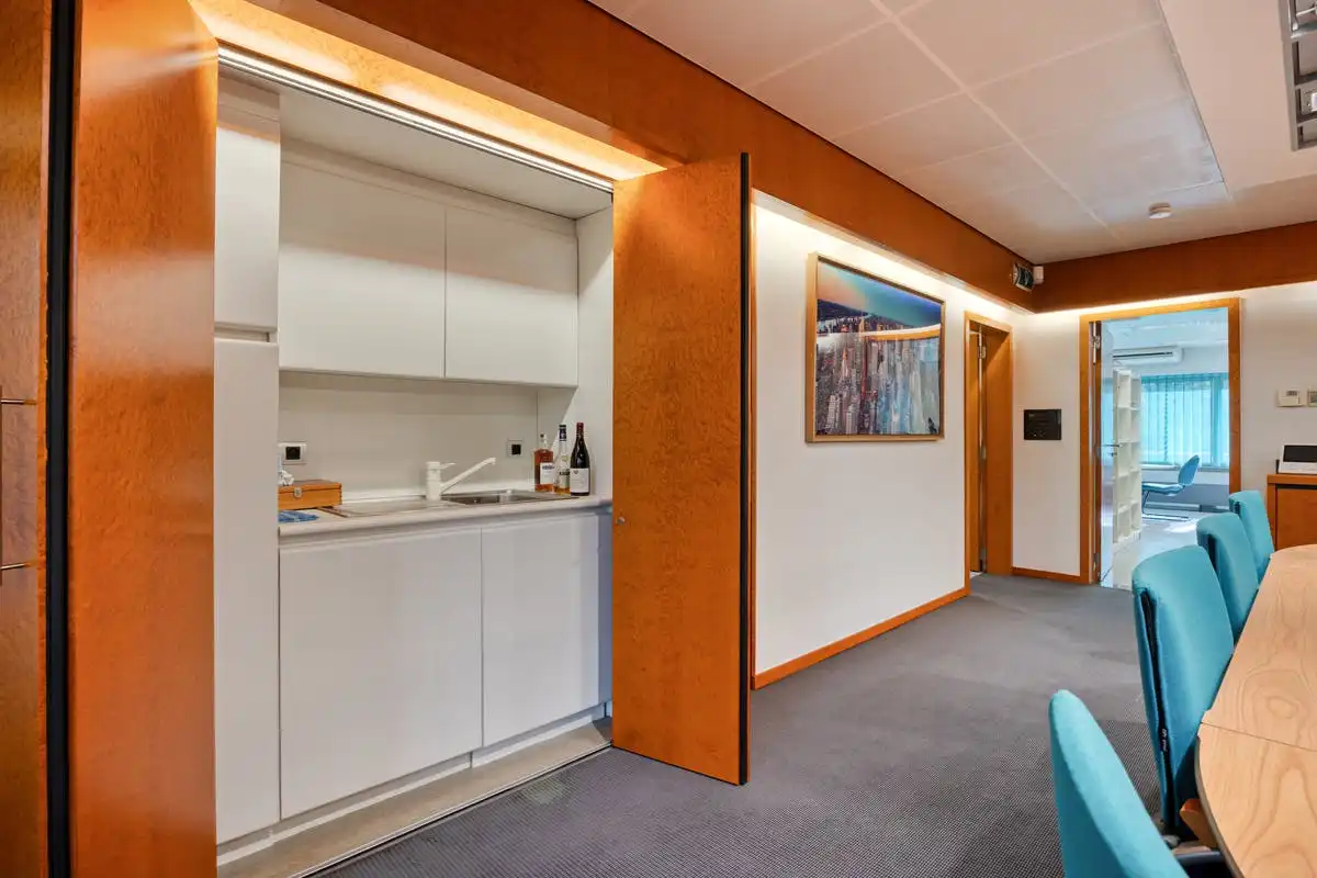 Grote kantoorruimtes (mogelijkheid tot 5 appartementen) in Strombeek: een strategische keuze voor ondernemingen foto 36