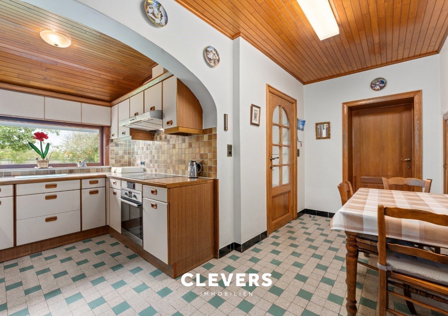 Exclusieve hoeve met betoverende tuin foto 15