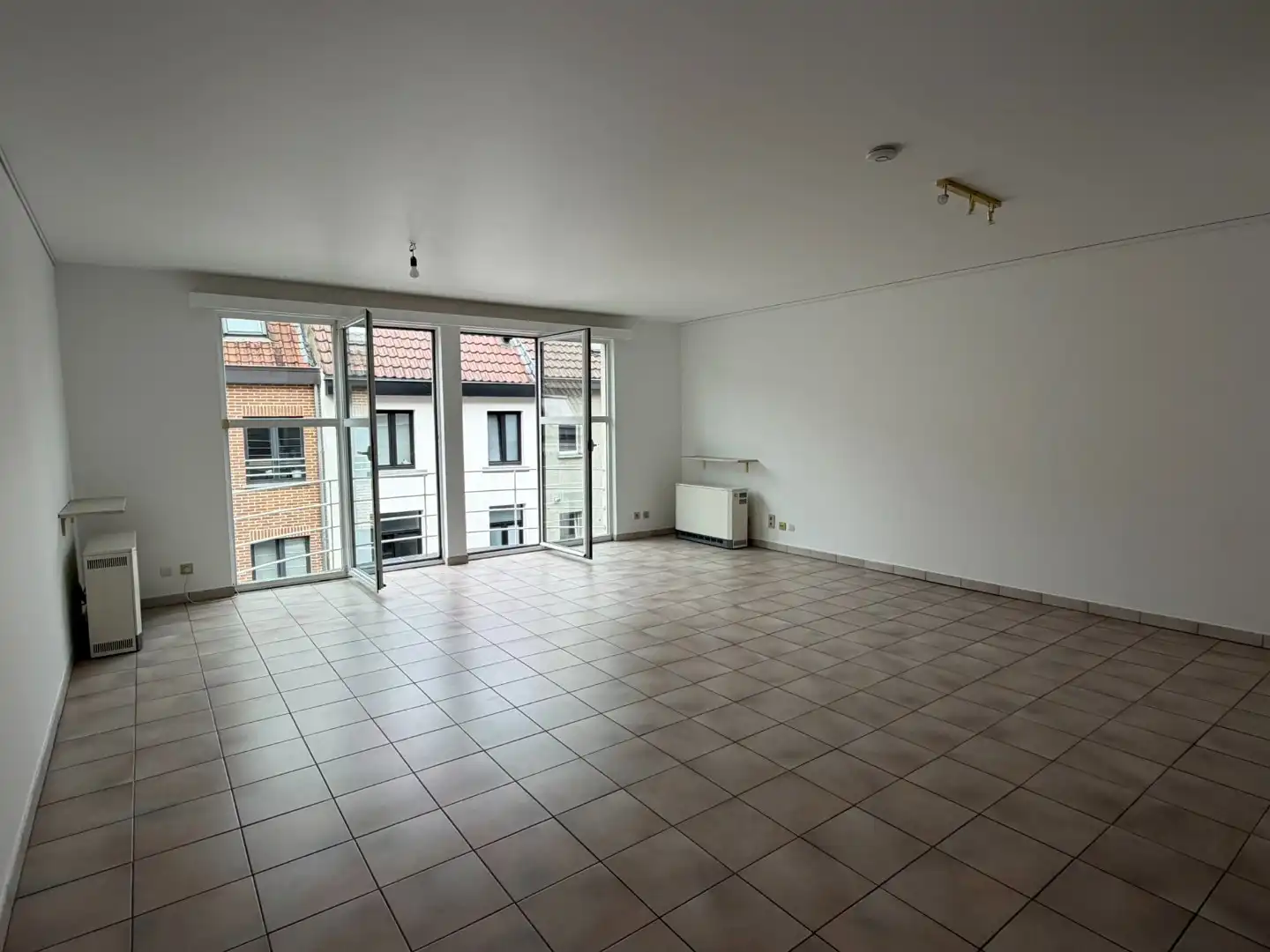 Appartement met 2 slaapkamers in centrum Halle foto 3