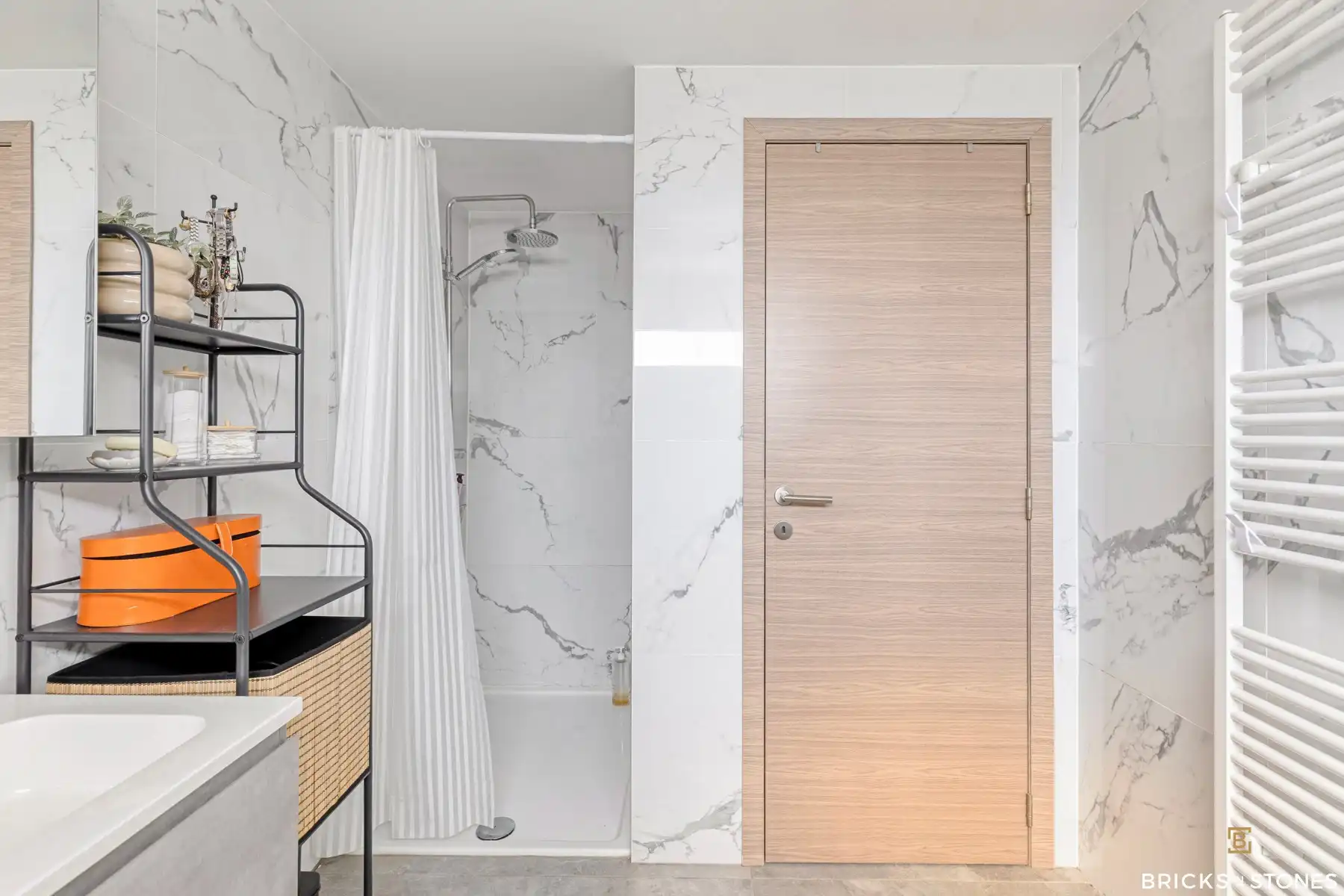 Leuke instapklare woning met 4 slpkms en tuin foto 14