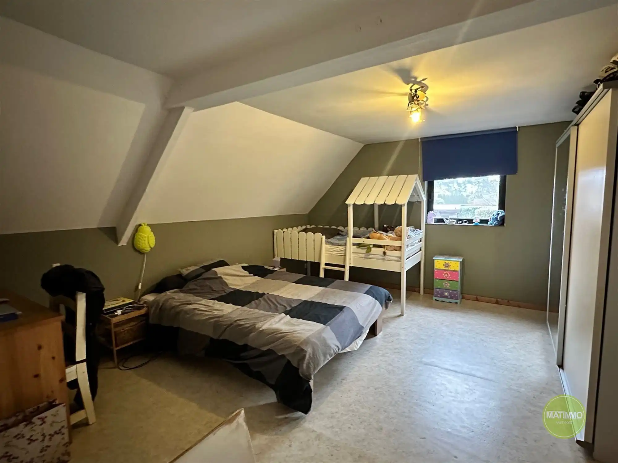 Ruim perceel van 988 m2 mét noodwoning gelegen in Meerhout foto 13