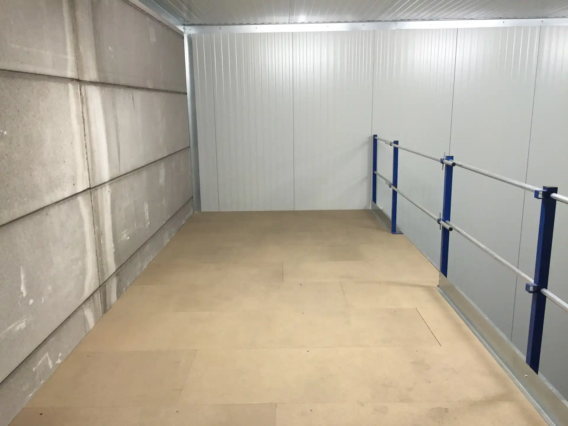 Te Huur 3 Magazijnunits te Schoten (100 m² / 340 m²) foto 8