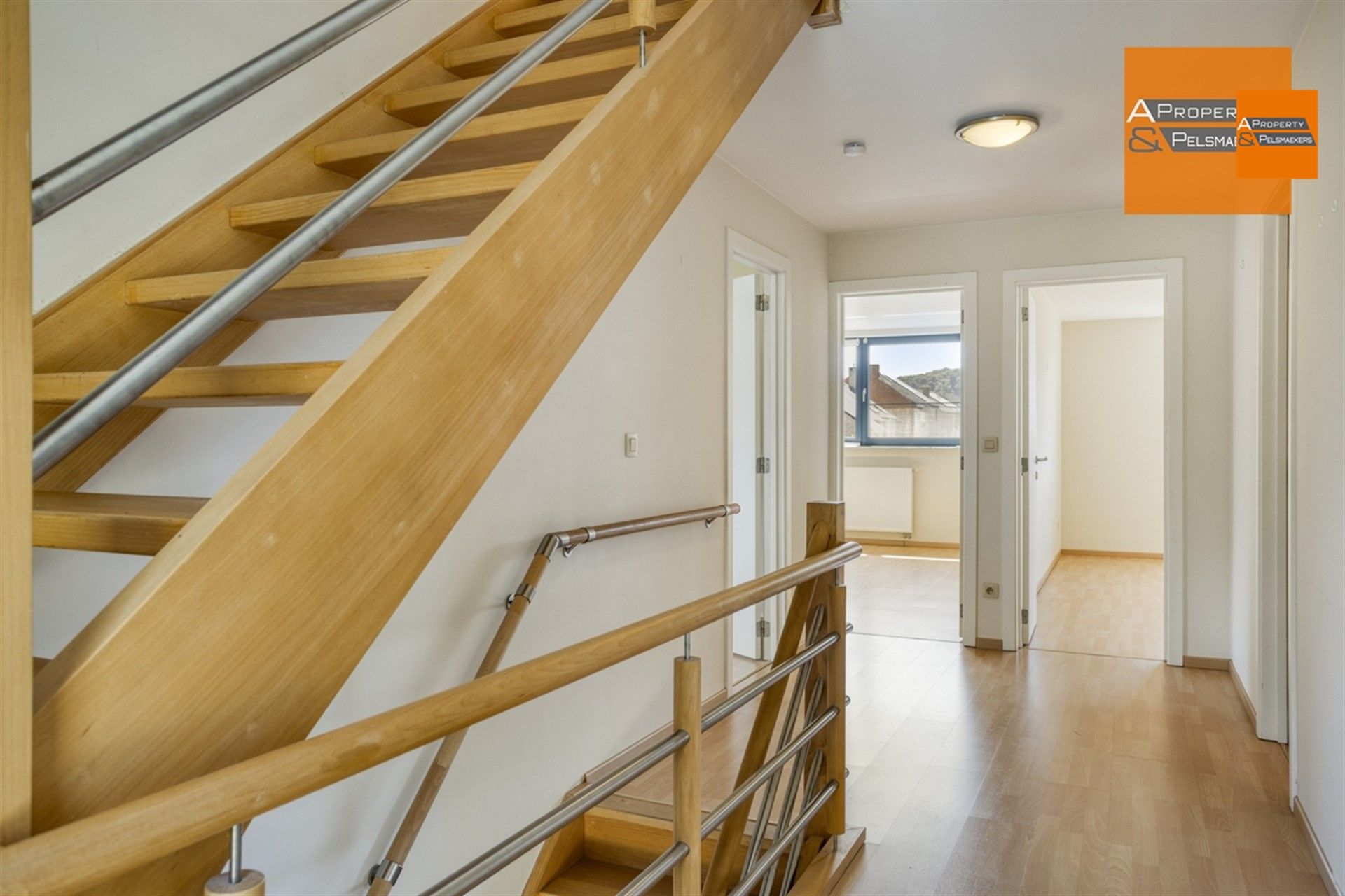 Een stijlvolle villa gelegen in een rustige straat in Kortenberg.

 foto 15